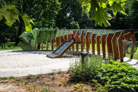 Park Decjusza plac zabaw